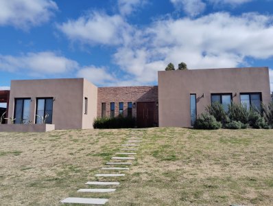 Alquiler casa amoblada en Mirador de La Tahona. 