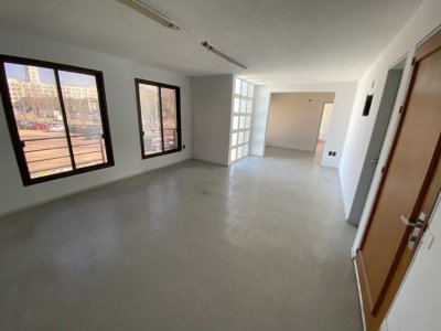 Alquiler oficina en ciudad vieja