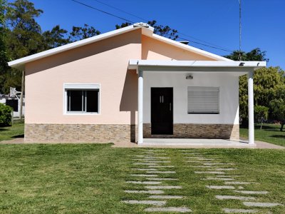 Hermosa casa en Gregorio Aznarez 3 dormitorios 