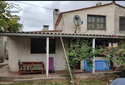 Se vende casa construida en ph, ubicada a 12 cuadras del mar, en La Paloma, Barrio Parque..