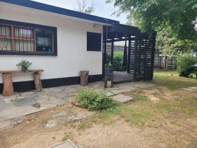 Hermosa casa en Balneario Buenos Aires, a 100 metros del mar, se vende o permuta por chacra 
