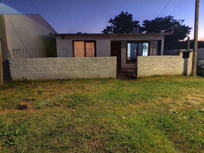 CASA CON AMPLIO TERRENO - IDEAL PARA RENTAS 