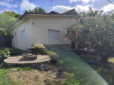 Se vende hermosa casa Estación Las Flores, Maldonado 