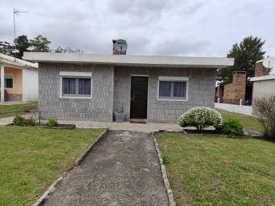 HERMOSA CASA EN VENTA - GREGORIO AZNÁREZ
