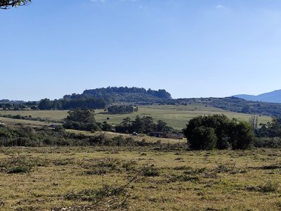 Se vende terreno en proximidades a Pan de Azúcar con excelentes vistas a las sierras 