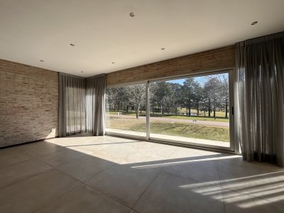 OPORTUNIDAD! Alquiler en Barrio Privado Carmel. (Frente a La Tahona)