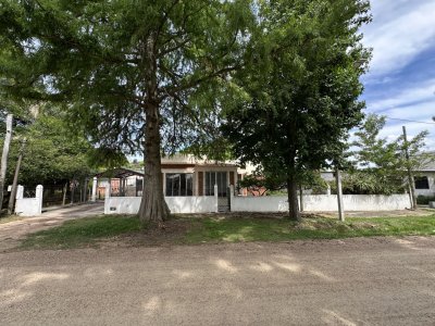  Casa en venta en Progreso, 3 dorm, 3 baños, cochera y parrillero! 