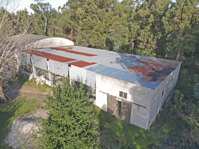 Alquilo galpón, 600 m2 techados, a 10 minutos de Atlántida.