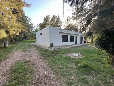 Casa en venta en Las Brujas, 1200 m2 de terreno, 2 dormitorios!