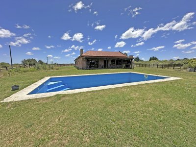 Chacra Haras hermosa 4 has, Chalet, 3 dorm, piscina, caballerizas, casa personal
