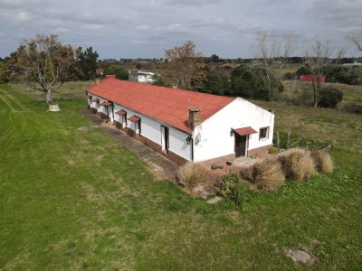 Chacra en Villa Nueva, hermosa casa, 4 dorm, 2 baños, amplios espacios