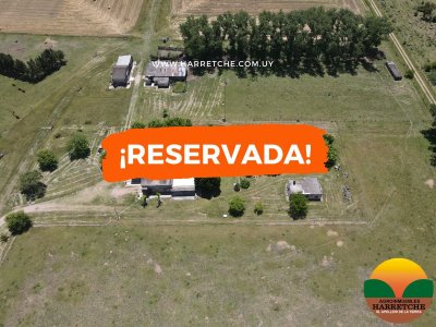 Chacra en Los Cerrillos, 5.7 has, Casa, barbacoa, galpones. 