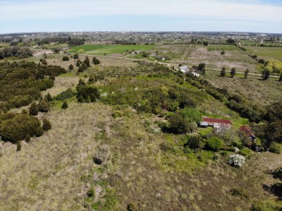 Chacra de 3 has, con instalaciones, a pasitos de Progreso! 