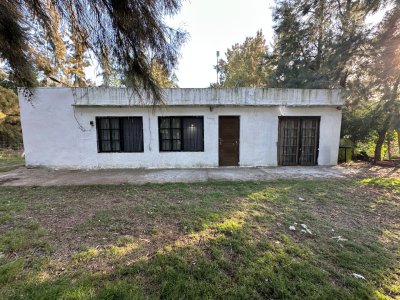 Casa en venta en Las Brujas, 1200 m2 de terreno, 2 dormitorios!