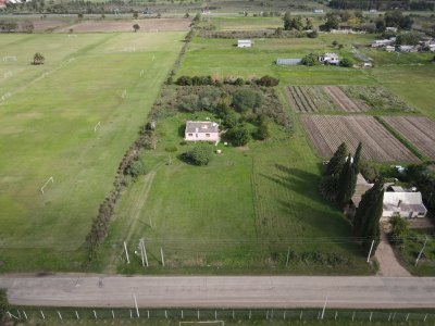 Casa con terreno en venta a pasitos de ruta 1, 7395 m2, Paso de la Arena.