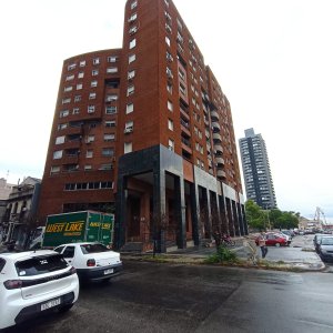 Alquiler Apartamento 2 Dormitorios Balcon al Frente Centro Montevideo