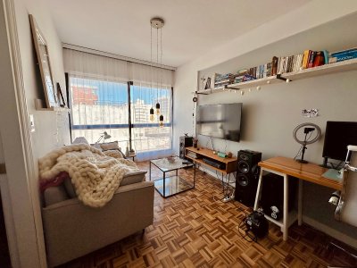 Alquiler Apartamento 1 Dormitorio Al Frente Semi Amoblado Centro Montevideo (Enero 2026)