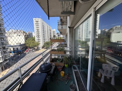Venta Apartamento Amplio 2 Dormitorios 2 Baños Balcon Garage Centro Montevideo
