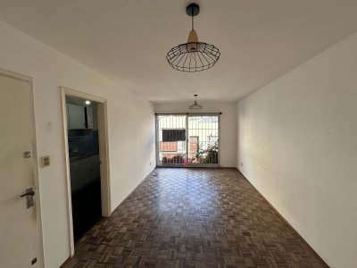 Venta Apartamento 2 Dormitorios Al Frente Primer Piso Pocitos Montevideo