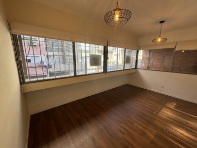 Venta Apartamento 2 Dormitorios Centro Montevideo 