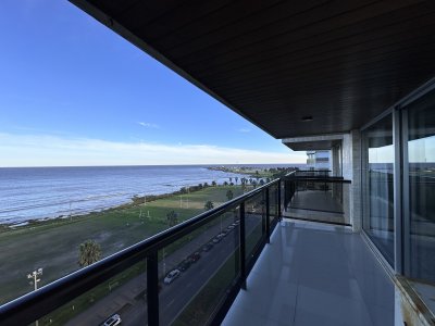 Venta Apartamento 4 Dormitorios garage doble frente a la rambla Punta Carretas Montevideo