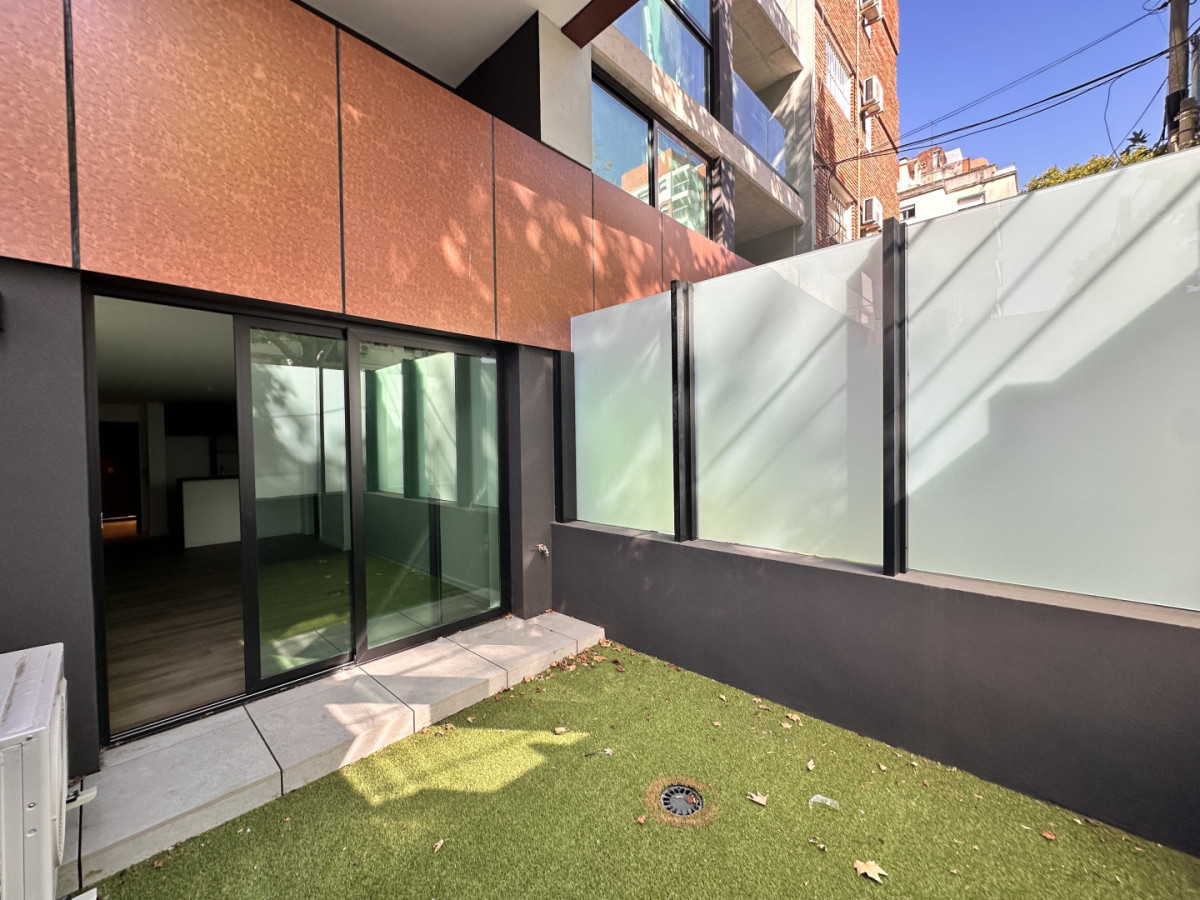 Venta Apartamento monoambiente a estrenar con patio Punta Carretas Montevideo