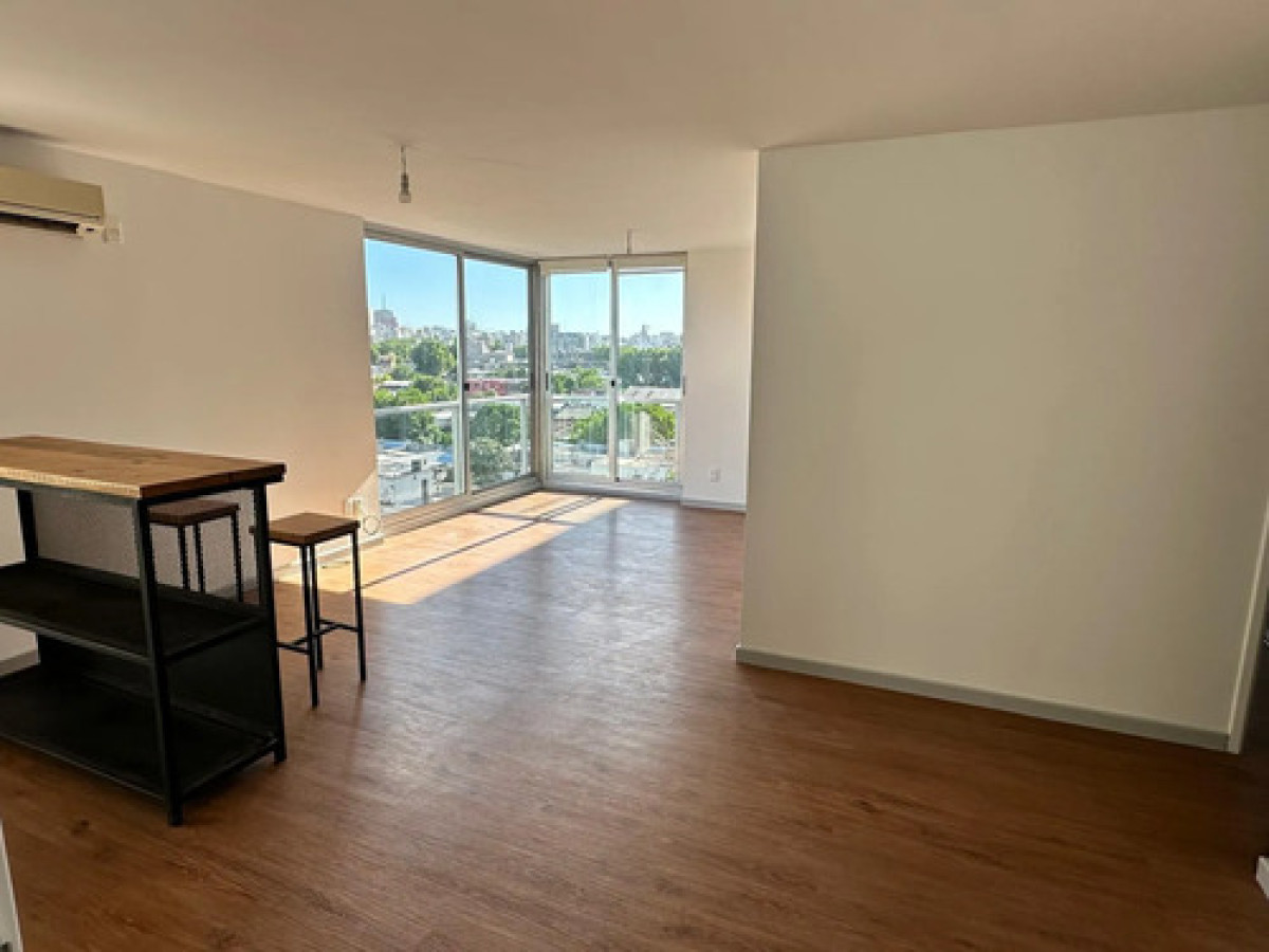 Alquiler Apartamento 2 Dormitorios con Garage. Tres Cruces, Montevideo