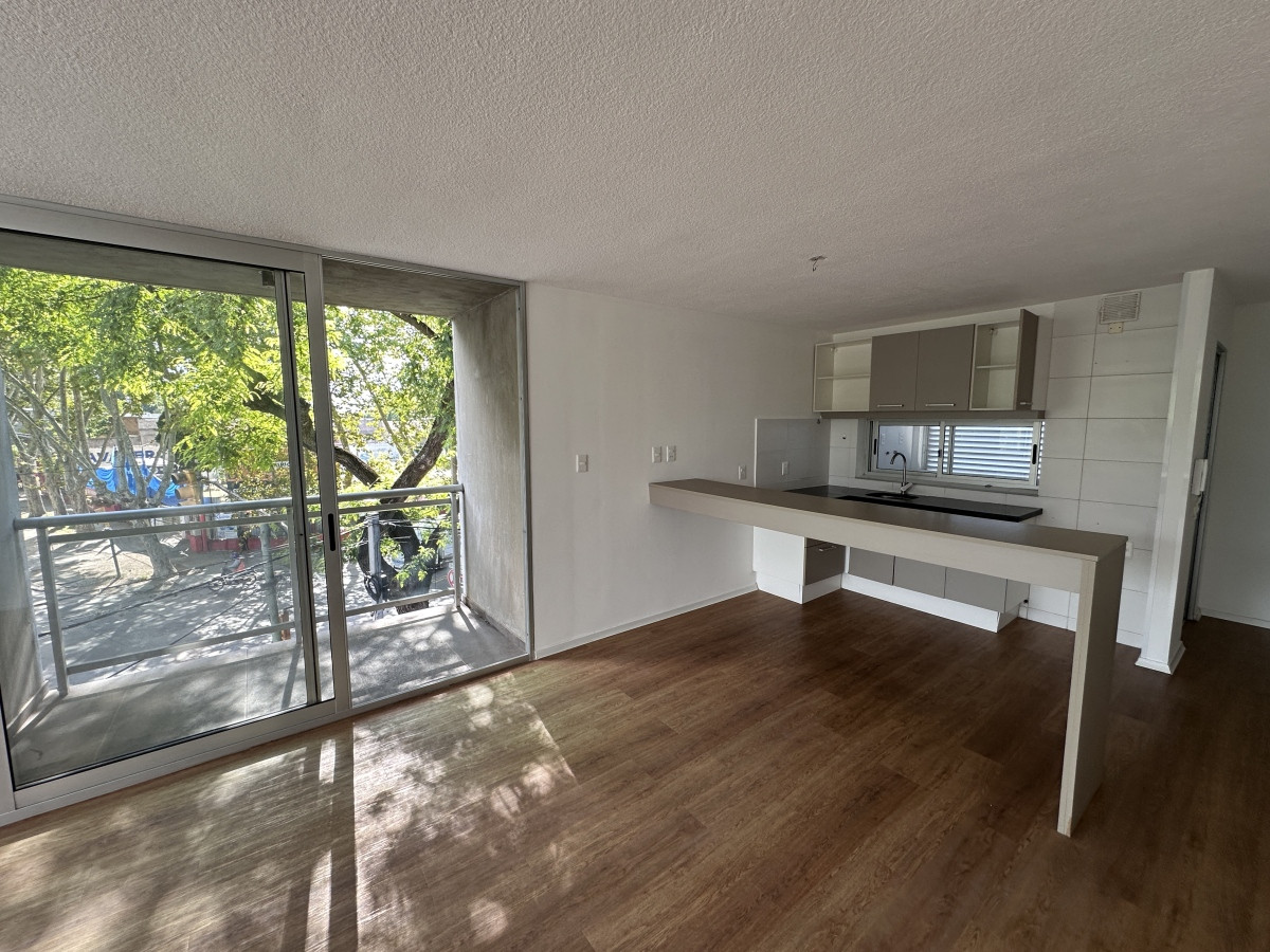 Alquiler Apartamento 2 Dormitorios Balcon Cochera Complejo Cerrado Prado Montevideo