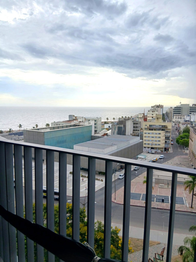 Alquiler Apartamento 1 Dormitorio piso alto con vista piscina amenities Centro Sur Montevideo