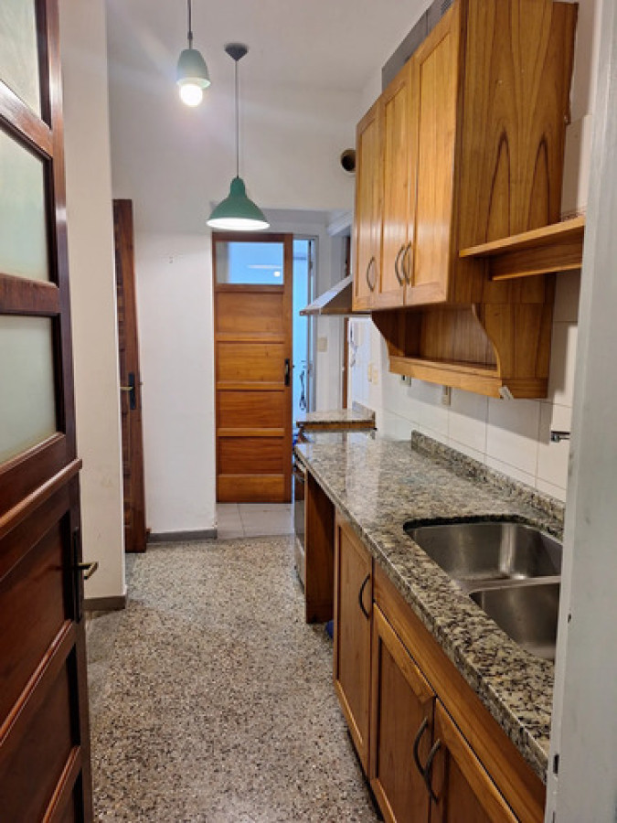Alquiler Apartamento 2 Dormitorios, 2 Baños, con Garaje. Parque Batlle, Montevideo