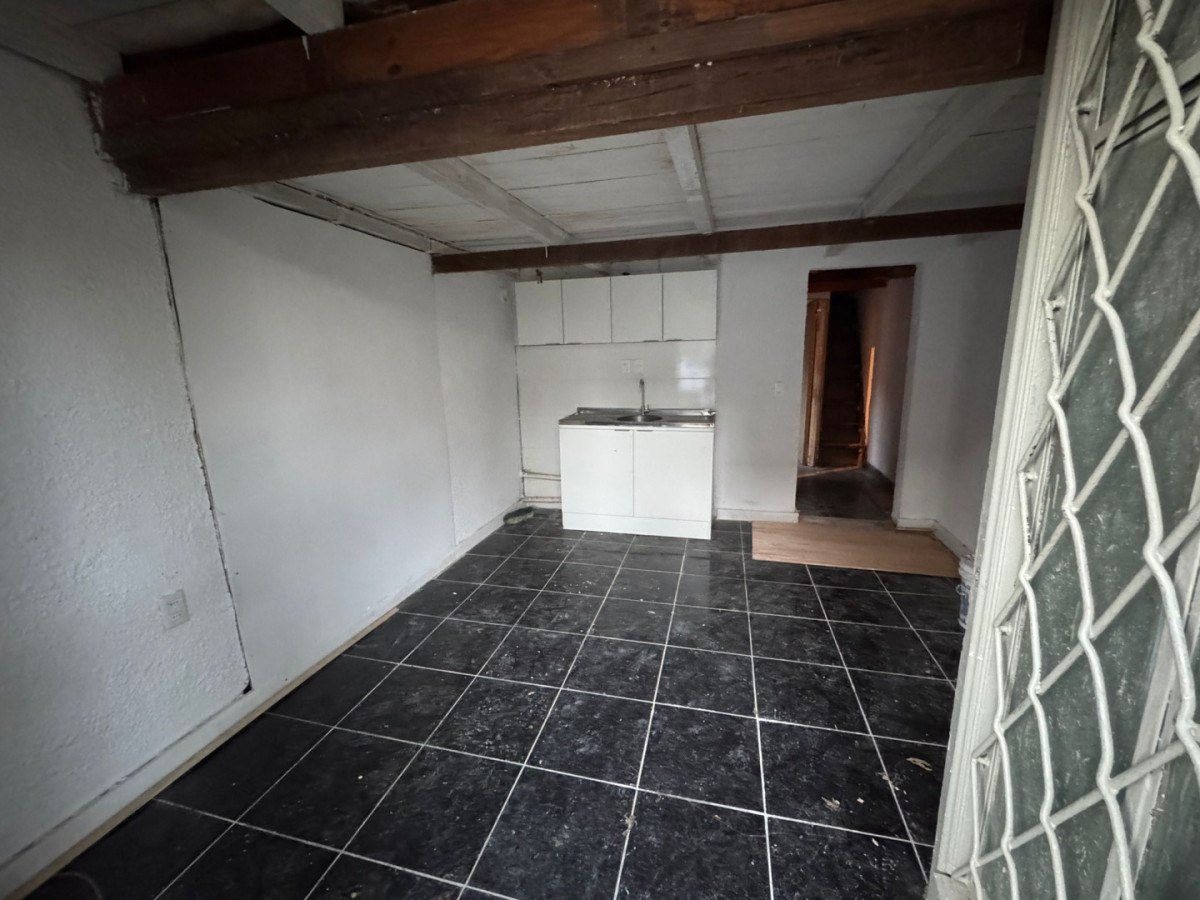 Alquiler Apartamento 1 Dormitorio Tipo Casa Reus Montevideo