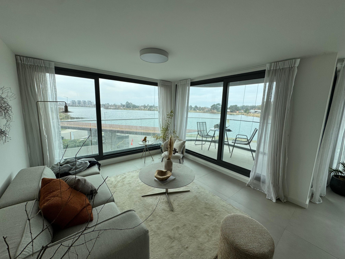 Venta Apartamento 2 Dormitorios 2 baños proximo a estrenar Lagos de Carrasco Canelones
