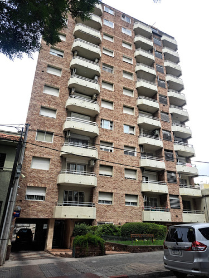 Venta Apartamento 3 dormitorios, 2 baños, con garage. Pocitos, Montevideo