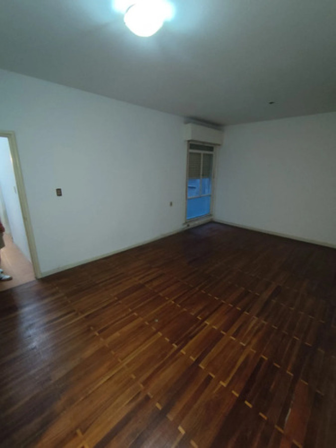 Alquiler Apartamento 3 Dormitorios. Centro, Montevideo