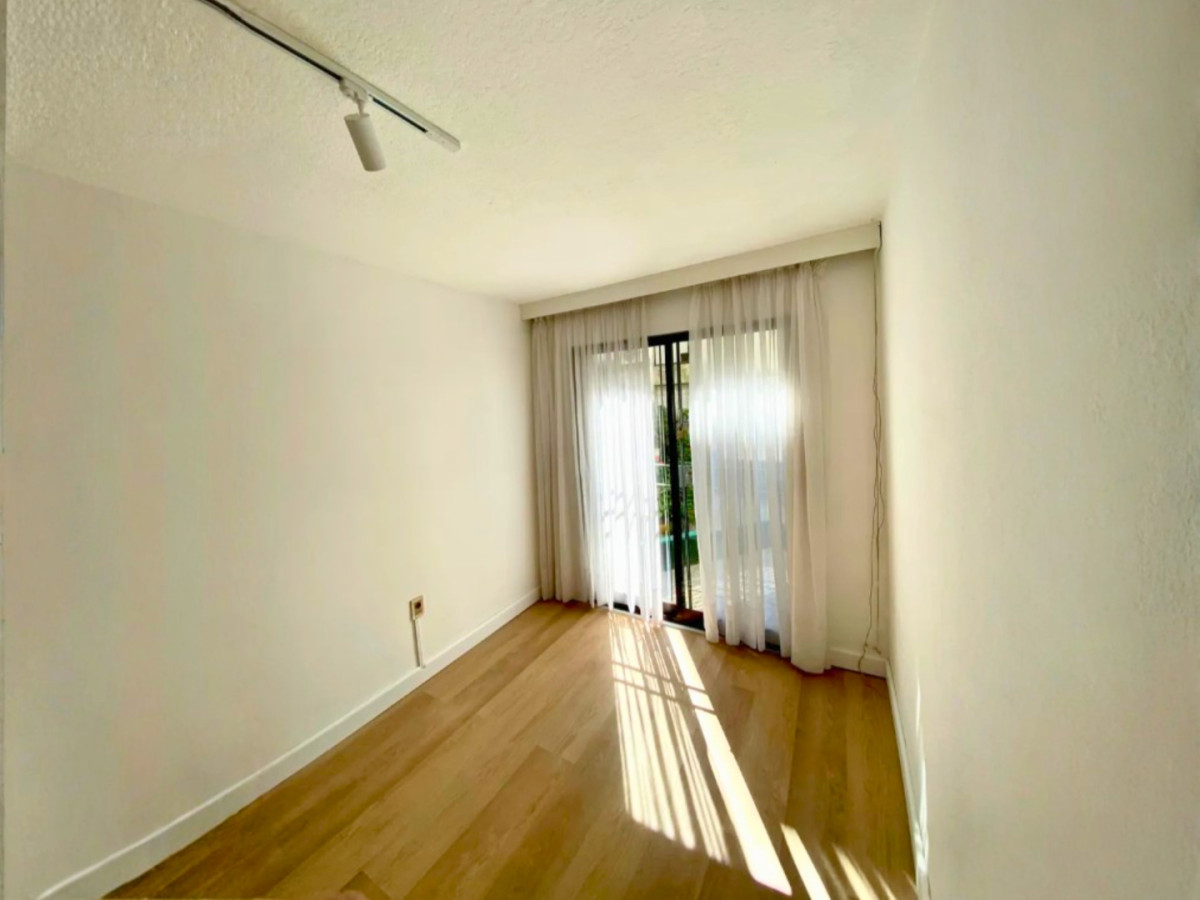 Alquiler Apartamento 1 Dormitorio con Patio Ciudad Vieja Montevideo