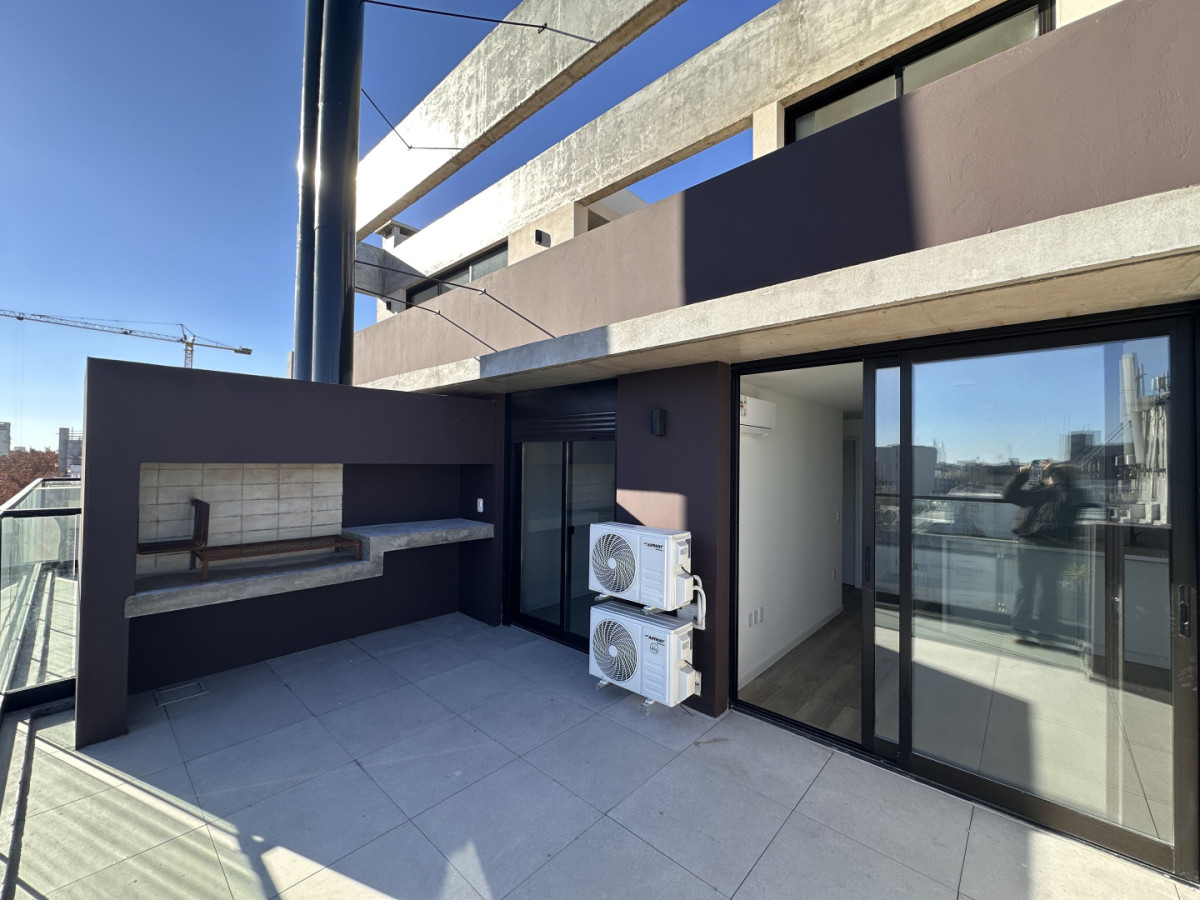 Alquiler Apartamento penthouse 1 Dormitorio con parrillero propio a estrenar y opcion garage Centro Sur Montevideo