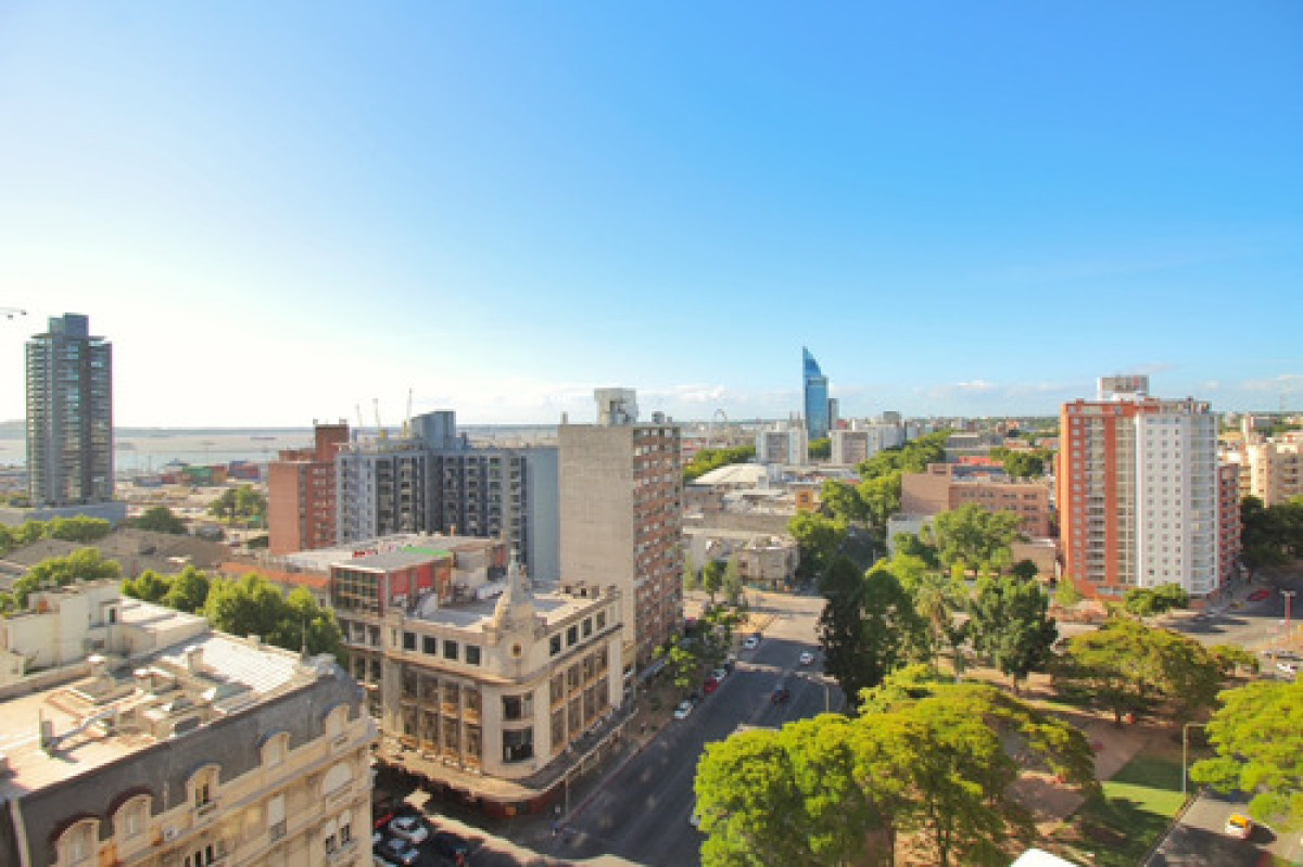 Venta Apartamento Piso 13 de 2 Dormitorios y 2 Baños Aguada Montevideo