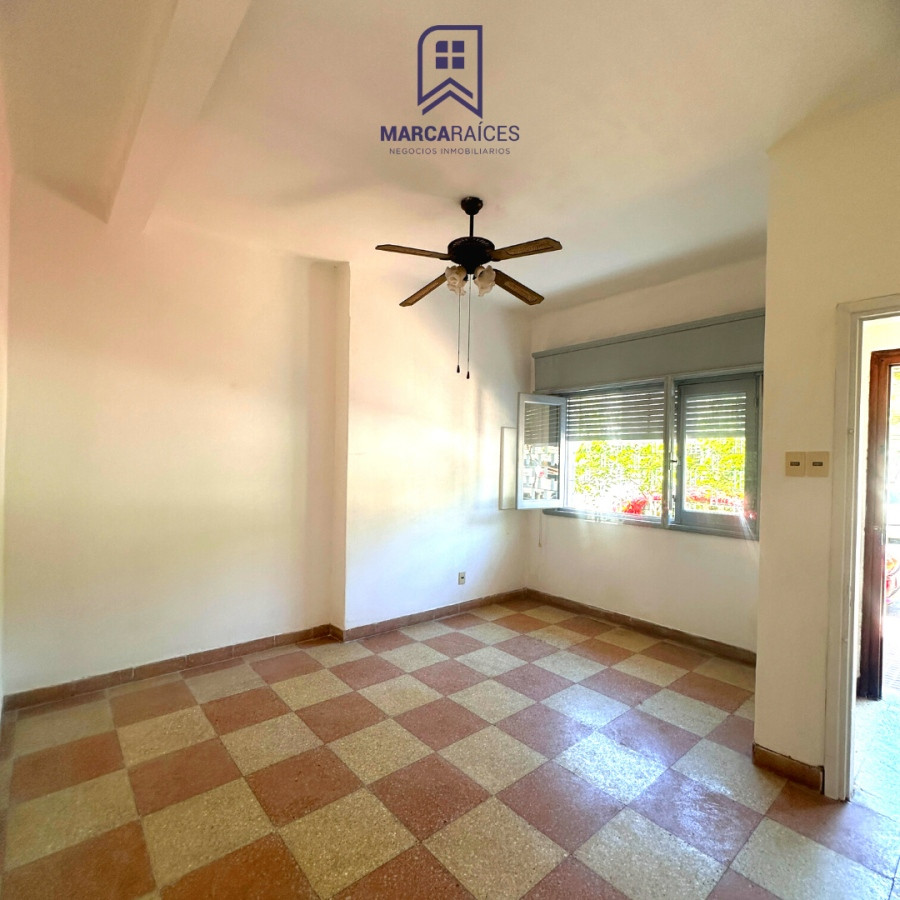 Venta Casa 2 Dormitorios con patio Palermo Montevideo 