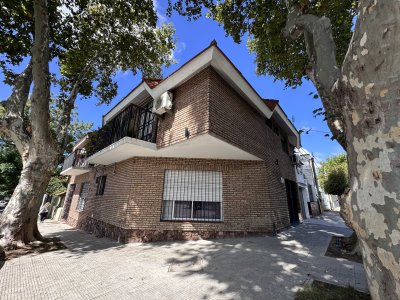 Venta Casa 4 Dormitorios 3 Baños Patio con Parrillero Parque Batlle Montevideo