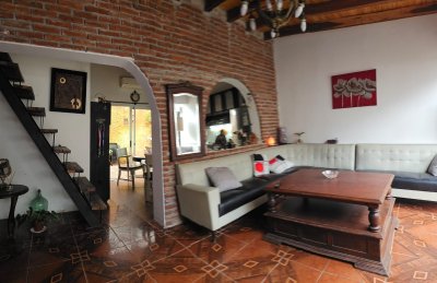 Venta 2 Casas Un Mismo Padron Colon Montevideo