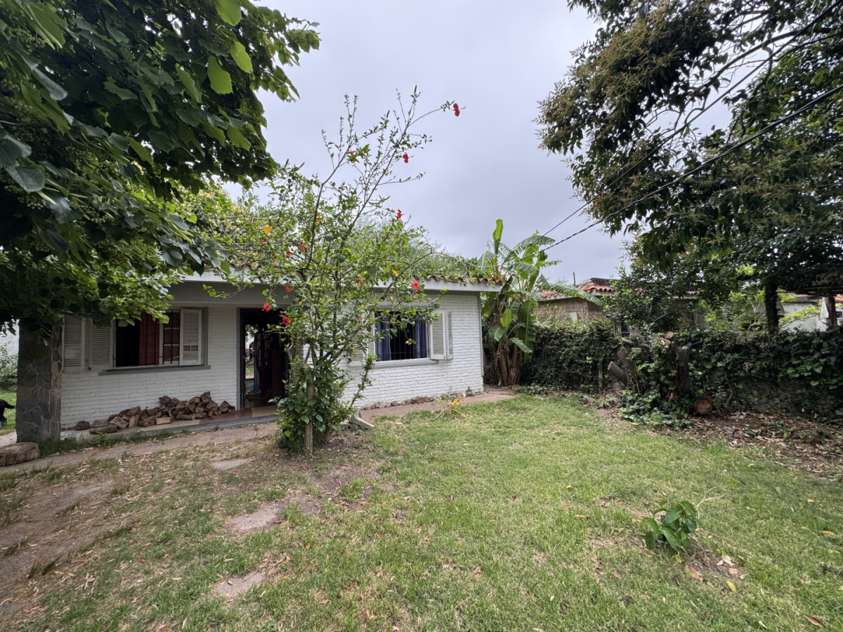 Venta Casa 2 Dormitorios Gran Terreno Ruta Interbalnearia y Marquez Castro Solymar