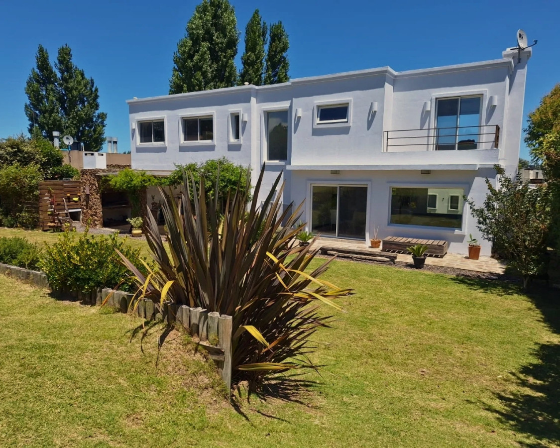 Casa en Venta Premium Altos de La Tahona 4 Dormitorios 4 Baños