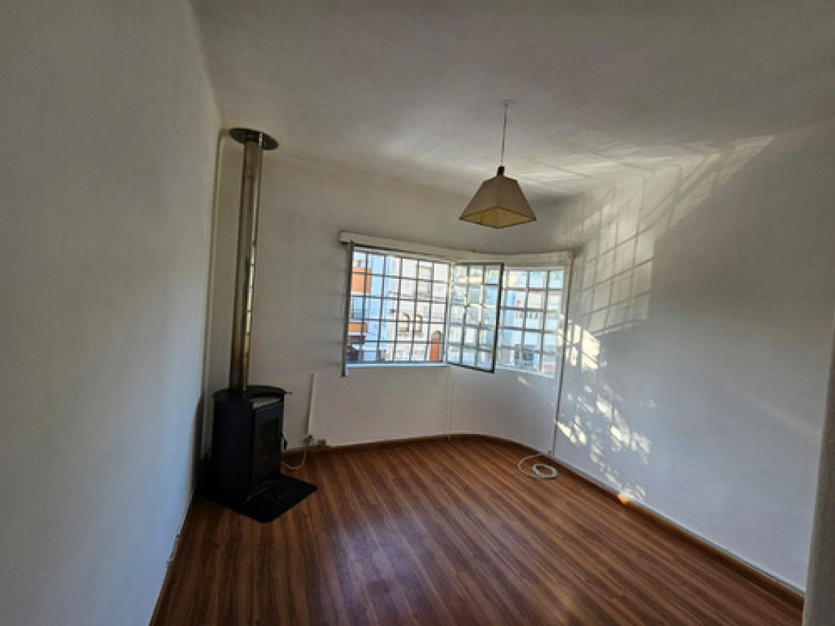 Venta Casa de Altos 3 Dormitorios + Parrillero Tres Cruces Montevideo