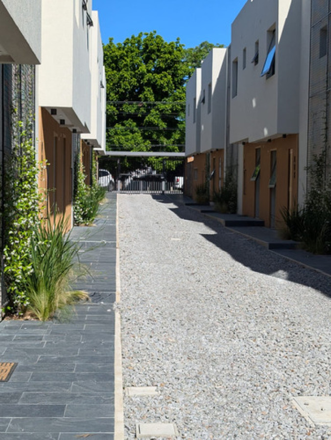 Alquiler Casa Comoda 3 dormitorios en condominio cerrado con seguridad Carrasco Montevideo