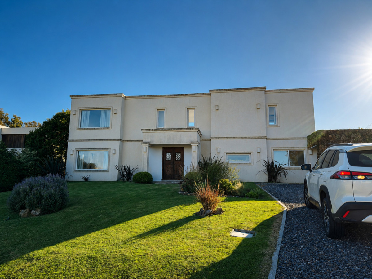 Venta Casa Premium Altos de La Tahona 4 Dormitorios 4 Baños