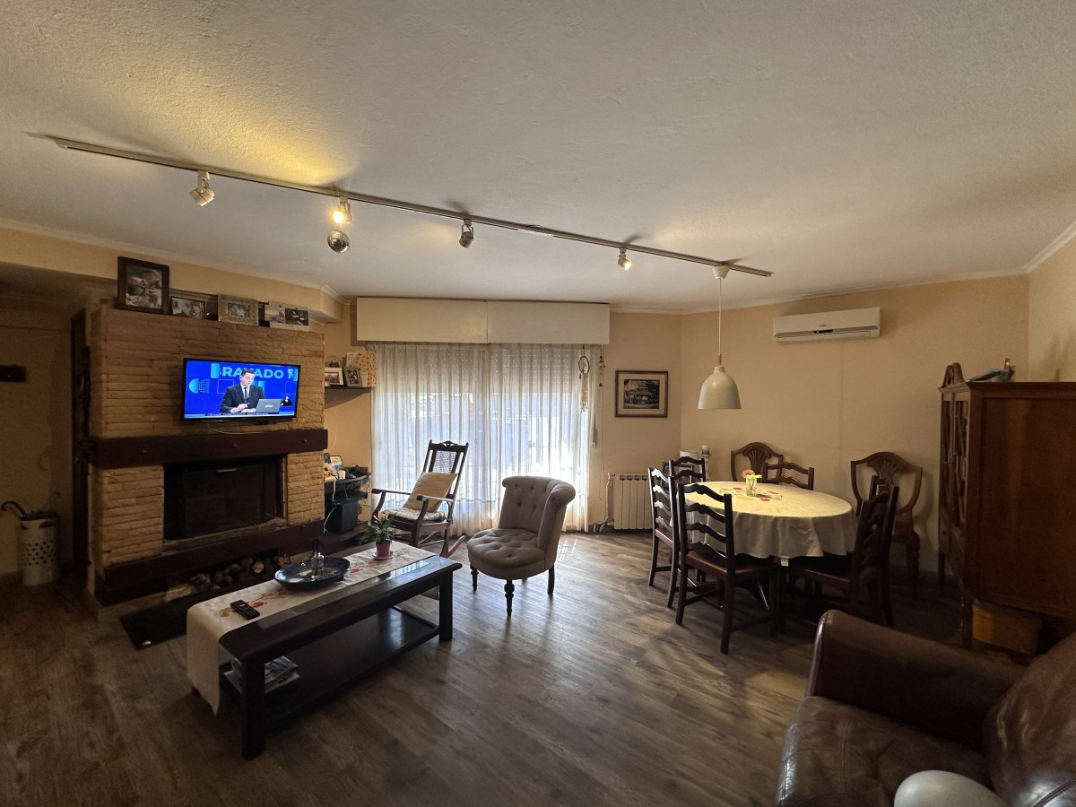 Venta Casa 4 Dormitorios 3 Baños Patio con Parrillero Parque Batlle Montevideo