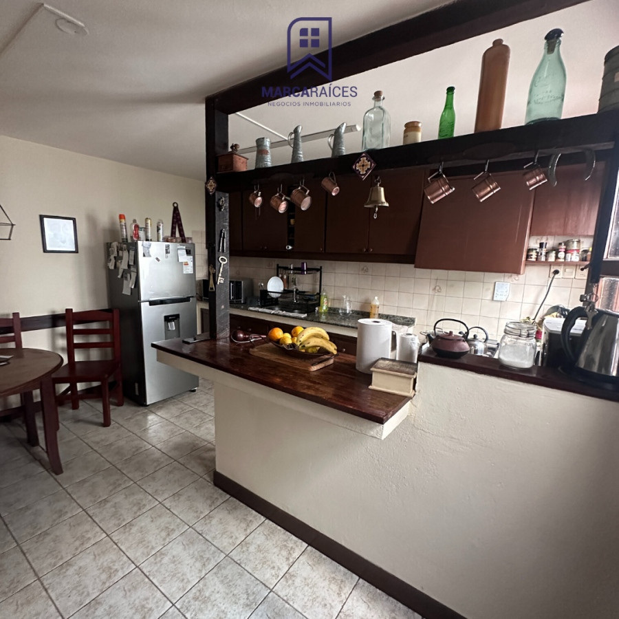 Venta Casa Totalmente Reciclada 5 Dormitorios 2 Baños Centro Montevideo