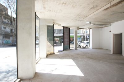 Venta Local comercial nuevo con muy buena renta en Cordon Montevideo