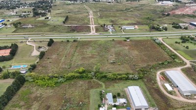 Venta Lote Terreno Logistico Valor por m2 De 54.800 m2 Sobre Ruta 5 Las Piedras Canelones Uruguay