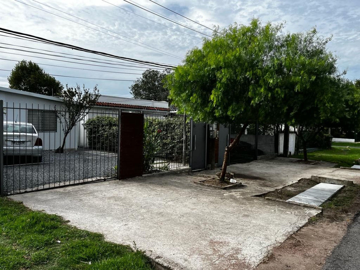 Guanahani, Larrañaga Montevideo